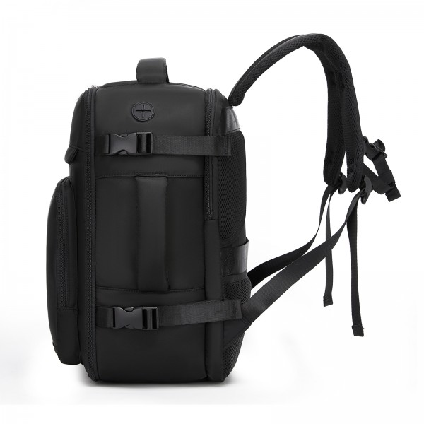 BPK2601- Kono Kabinen-Reiserucksack 40×20×30 cm – Wasserabweisend, Mehrere Fächer, Gepolstertes Laptopfach, Diebstahlsicher, Handgepäck-Tasche - Schwarz